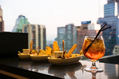 Drinks and appetizers in the city